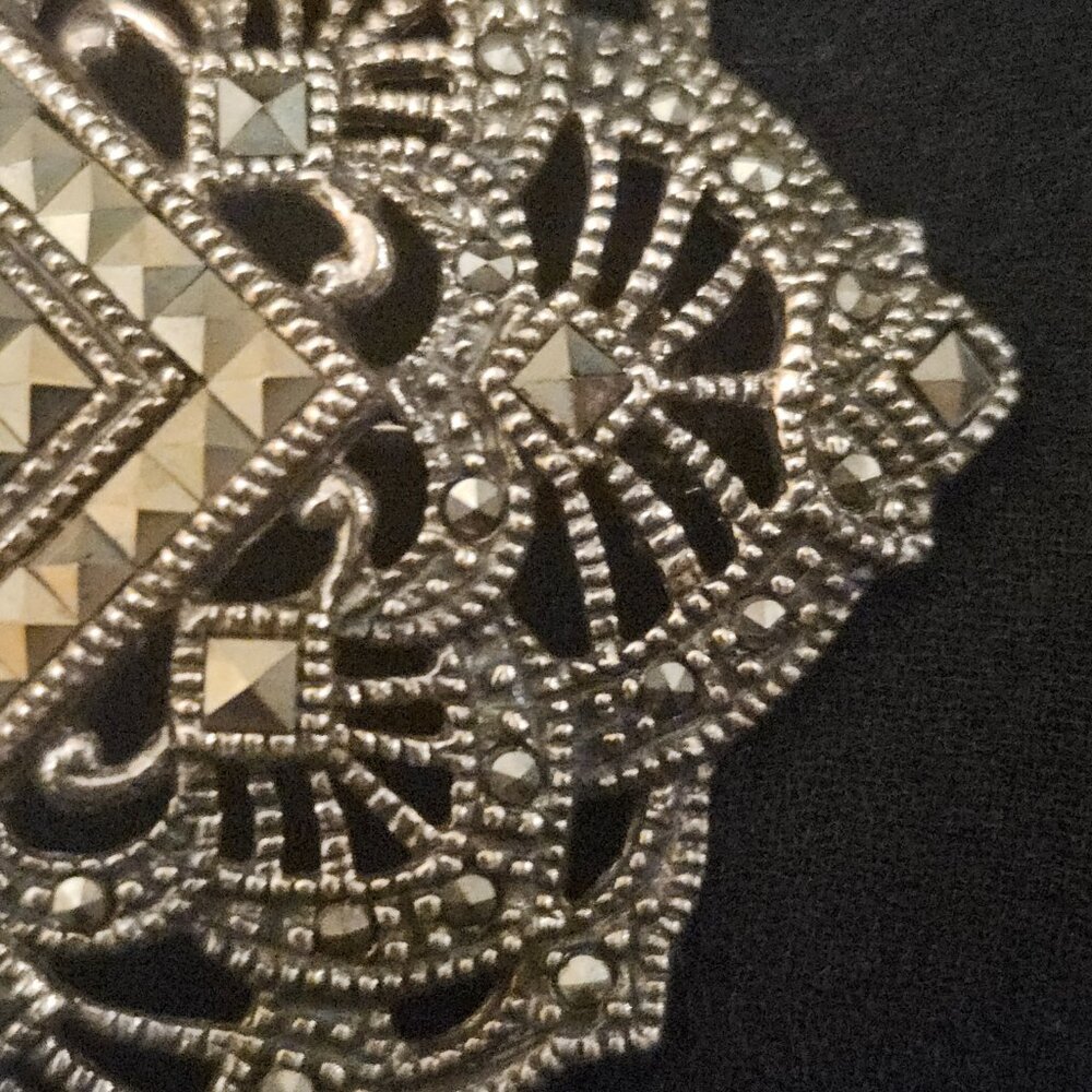 STERLING SILVER VINTAGE MARCASITE BROOCH - Picture 6 of 7